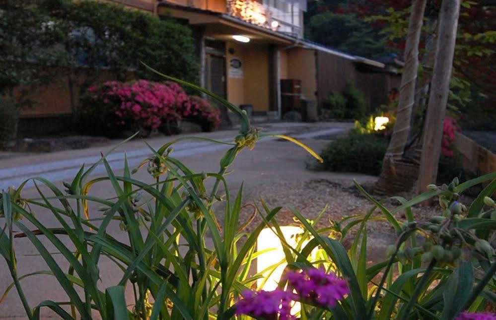 Отель Yourou Onsen Honkan Ономити Экстерьер фото